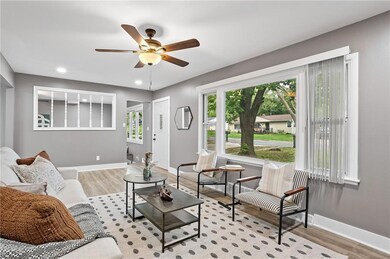 7906 SW 11th St, Des Moines, IA 50315 - photo 5