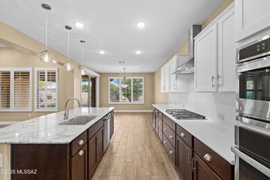 Kitchen / Dining Area