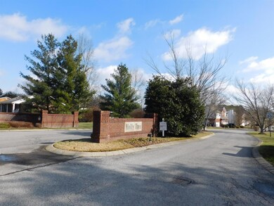 WELCOME TO HOLLY TREE