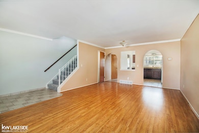 28306 Universal Dr, Warren, MI 48092 - photo 4