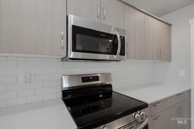 929 N Mirror Creek Way, Meridian, ID 83642 - photo 7