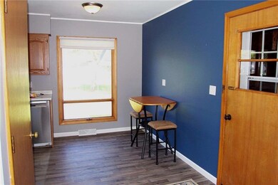Eat in kitchen area