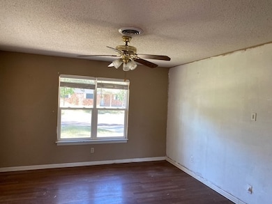 2202 Larry Dr, Port Lavaca, TX 77979 - photo 6