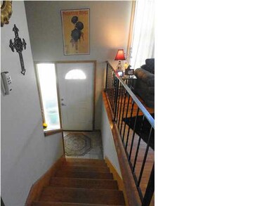 FRONT DOOR ENTRYWAY