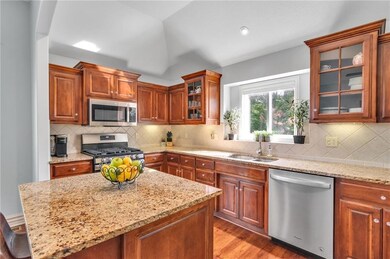 617 Duncan Cir, Raymore, MO 64083 - photo 6