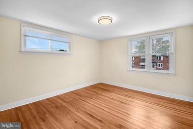 666 Rively Ave, Glenolden, PA 19036 - photo 7