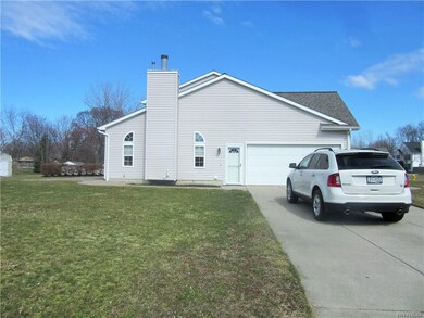 7324 Erica Ln, North Tonawanda, NY 14120 - photo 5