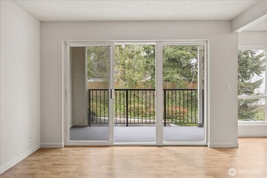 12631 NE 9th Place unit C205, Bellevue, WA 98005 - photo 6