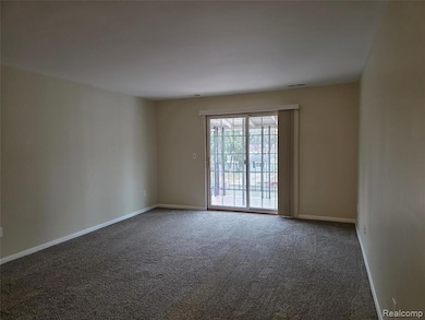 30795 Shiawassee Rd unit A-7, Farmington, MI 48336 - photo 3