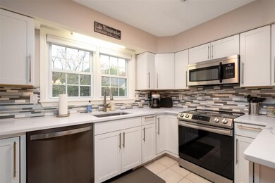 3 Williamsburg Cir unit C, Laconia, NH 03246 - photo 5