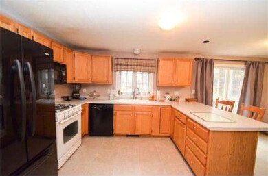 2 Sunflower Ln, Londonderry, NH 03053 - photo 3