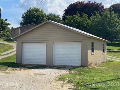 1355 Jackson Loop Rd, Flat Rock, NC 28731 - photo 3