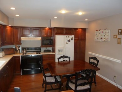 Kitchen Plenty of resessed lighting