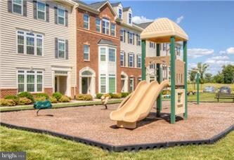 24626 Johnson Oak Terrace unit 5G, Sterling, VA 20166 - photo 3