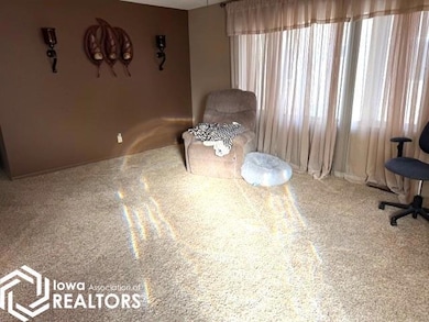 2109 E Spruce St, Algona, IA 50511 - photo 4