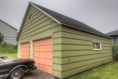 Garage in back