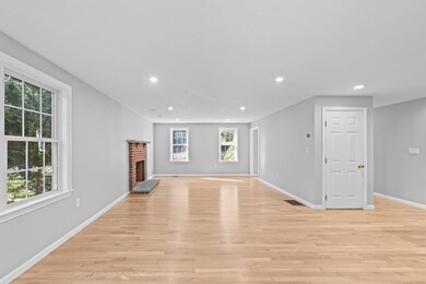 34 Maple St, Kingston, MA 02364 - photo 2