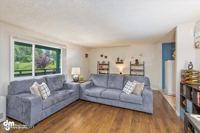 11-Living Room_IMG_1836_SSW