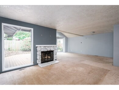 1946 NE 38th Dr, Gresham, OR 97030 - photo 2