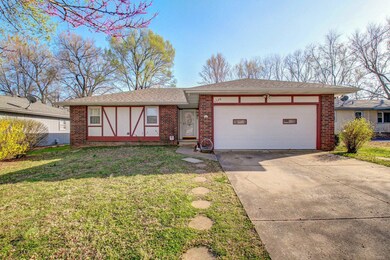4526 W La Casa St Springfield, MO 65802-