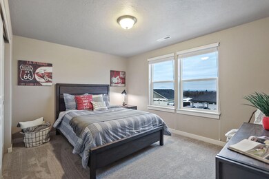 3496 NW 9th Ln, Redmond, OR 97756 - photo 2