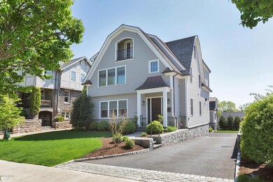 129 Havemeyer Place, Greenwich, CT 06830 - photo 2