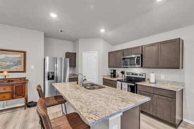 308 Pecos Dr, Huntsville, TX 77340 - photo 4