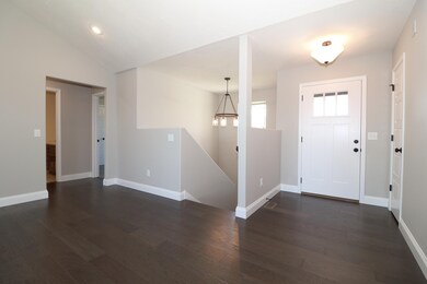 1650FeatherCrest03