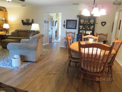 1523 Carol Ln, Wichita Falls, TX 76302 - photo 5