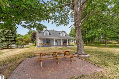 644 N Lakeview Dr, Hale, MI 48739 - photo 3