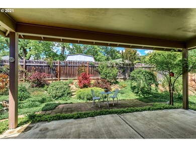 952 Providence Way, Grants Pass, OR 97526 - photo 2