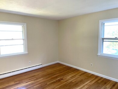 82 Tracy Cir, Amherst, MA 01002 - photo 5