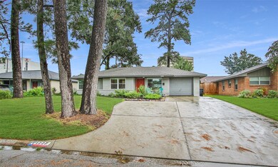 1227 W 30th St, Houston, TX 77018 - photo 2