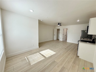 2204 W San Antonio St unit 6, New Braunfels, TX 78130 - photo 6