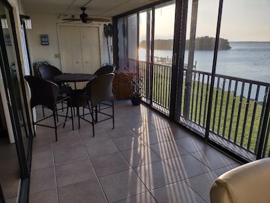 SIde Balcony