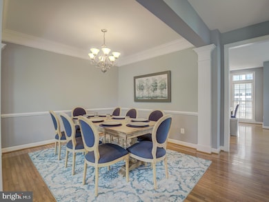 8410 Chaucer House Ct, Lorton, VA 22079 - photo 7