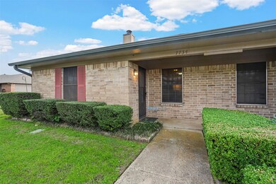 7734 Jamie Renee Ln, North Richland Hills, TX 76182 - photo 2