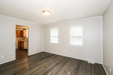 003-photo-living-room-14015988