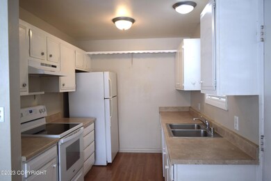 618 W 75th Ave unit A, Anchorage, AK 99518 - photo 5