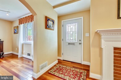 4914 Bangor Dr, Kensington, MD 20895 - photo 3