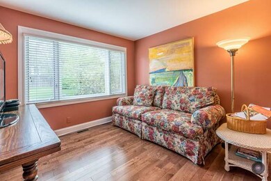 2271 University Dr, Naperville, IL 60565 - photo 5