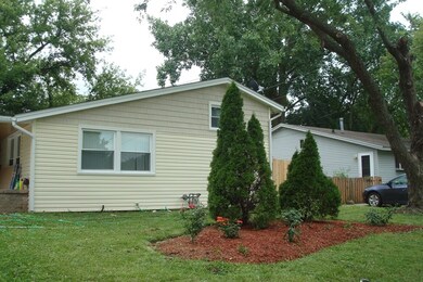 454 Tulsa Ave, Carpentersville, IL 60110 - photo 2