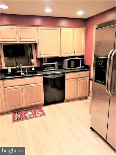 101 Hapsburg Ct, Parkville, MD 21234 - photo 4