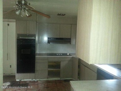 1522 S Commerce St, Paulsboro, NJ 08066 - photo 5