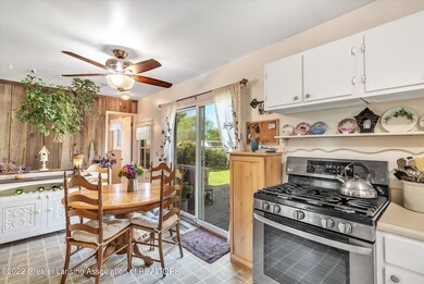 27-3426-Lucie-St-WindowStill-Real-Estate