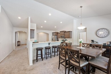 41-web-or-mls-17286-golden-eye-dr-121