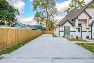 7621 Crofton St, Houston, TX 77028 - photo 5