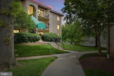 6926 Hanover Pkwy unit 200, Greenbelt, MD 20770 - photo 3