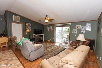 115 N Queens St-37