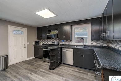 250 S Cordova Ave, Le Center, MN 56057 - photo 7